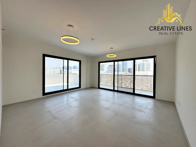 شقة جديدة بالكامل مكونة من غرفتي نوم بالإضافة إلى غرفة خادمة. مع مطبخ مغلق63766560062210112