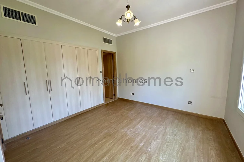 LAKE BACKING | FULLY UPGRADED | HIGH-END | VACANT63729126896386114