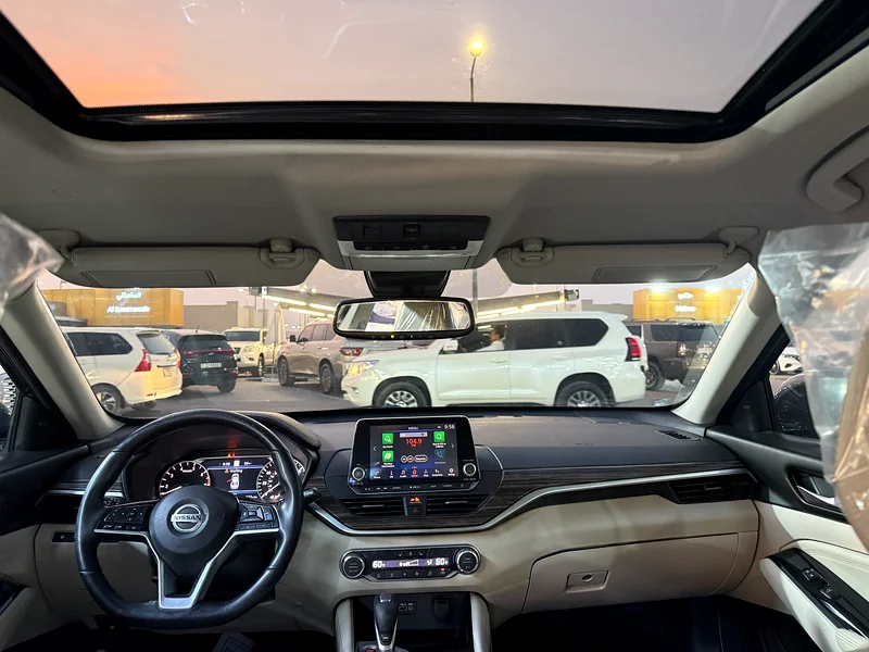 Beige Interior | Rear AC | Special Paint | Sunroof63484094171650112
