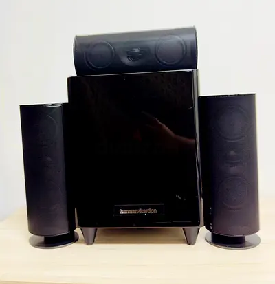 Harman Kardon Subwoofer + Center + 2 Speakers