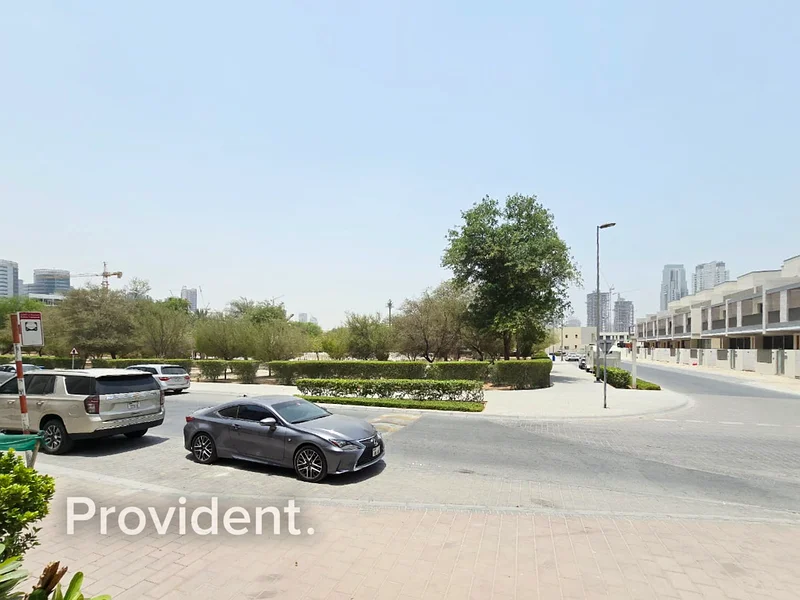 Facing Park | Single Row | Prime Location63782728588547113