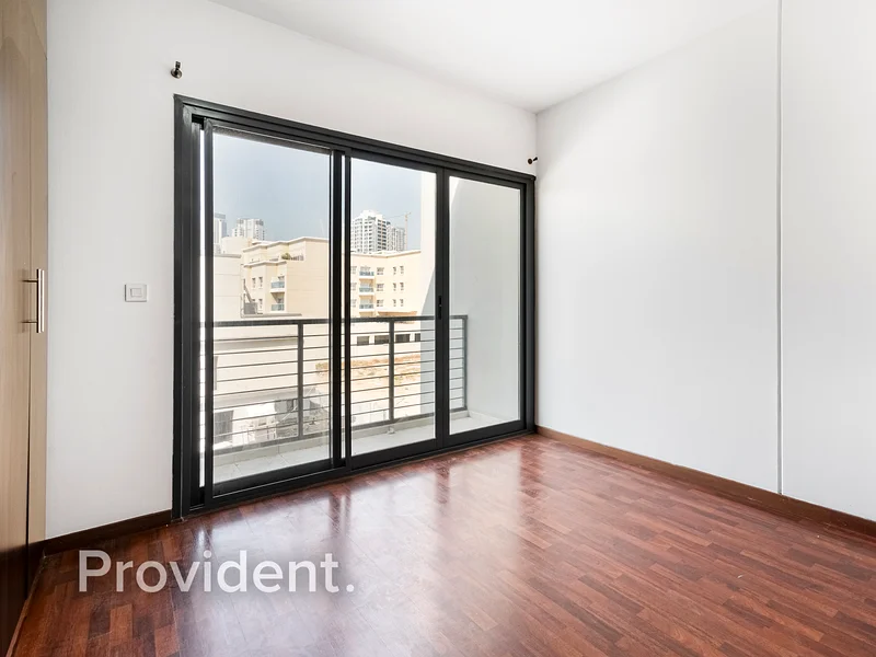 Facing Park | Single Row | Prime Location63782728588547111