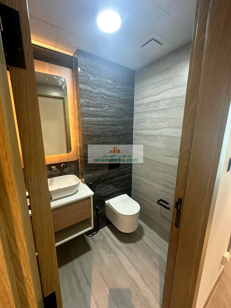 جديد بالكامل | شقة واسعة | موقع متميز63784819370113114