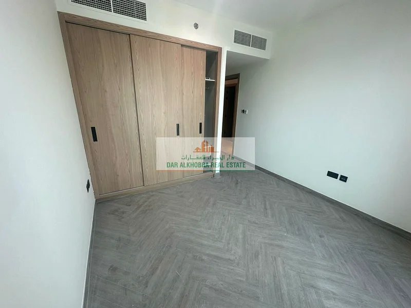 جديد بالكامل | شقة واسعة | موقع متميز63784819370113113