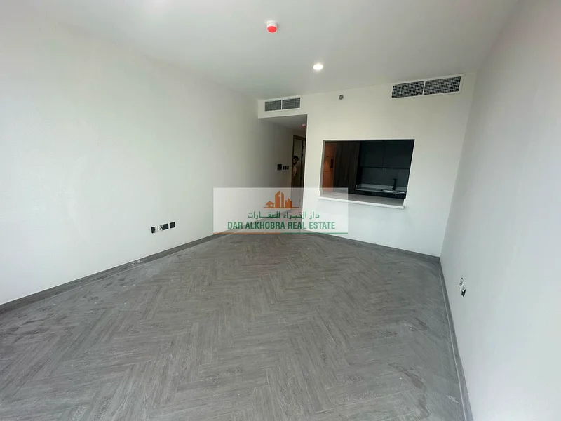 جديد بالكامل | شقة واسعة | موقع متميز63784819370113110