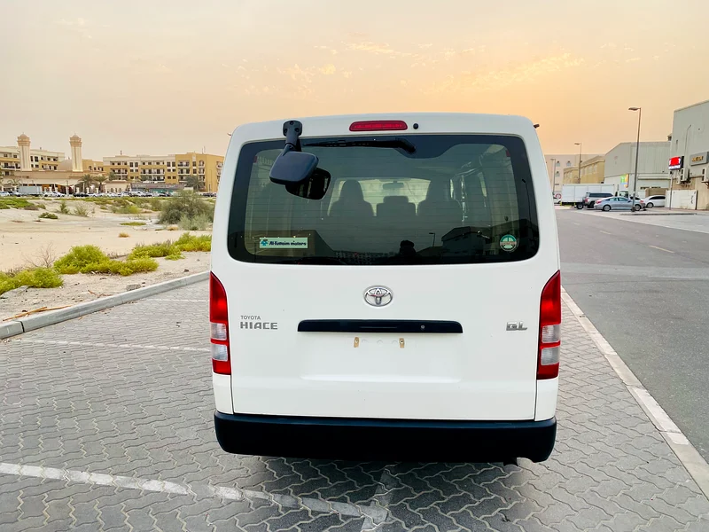 Toyota HIACE 2017 Van Cargo63484347784835114