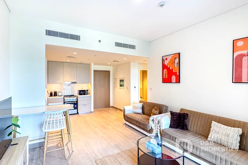Prime Location | Bright | Spacious Low Floor Unit64025376921219112