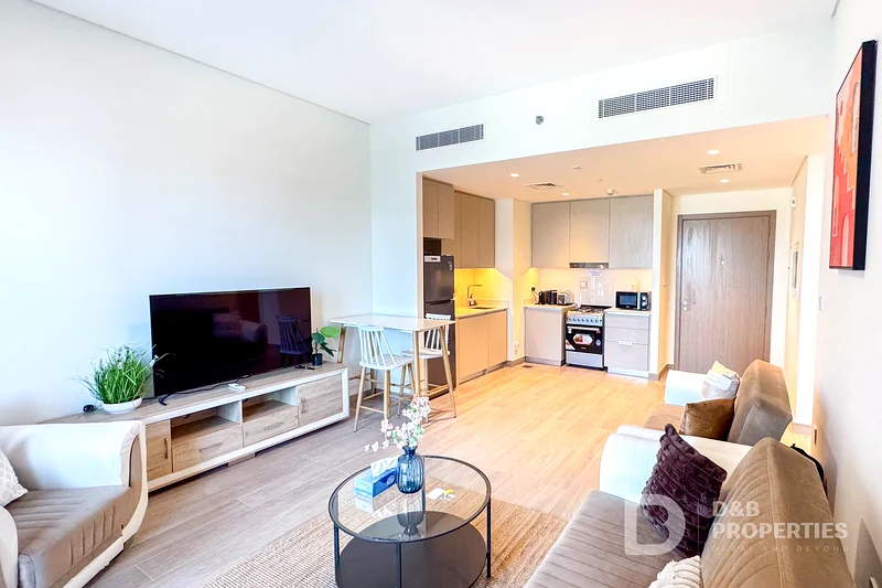 Prime Location | Bright | Spacious Low Floor Unit64025376921219113
