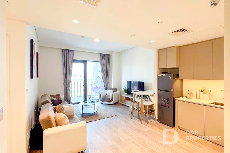 Prime Location | Bright | Spacious Low Floor Unit64025376921219110