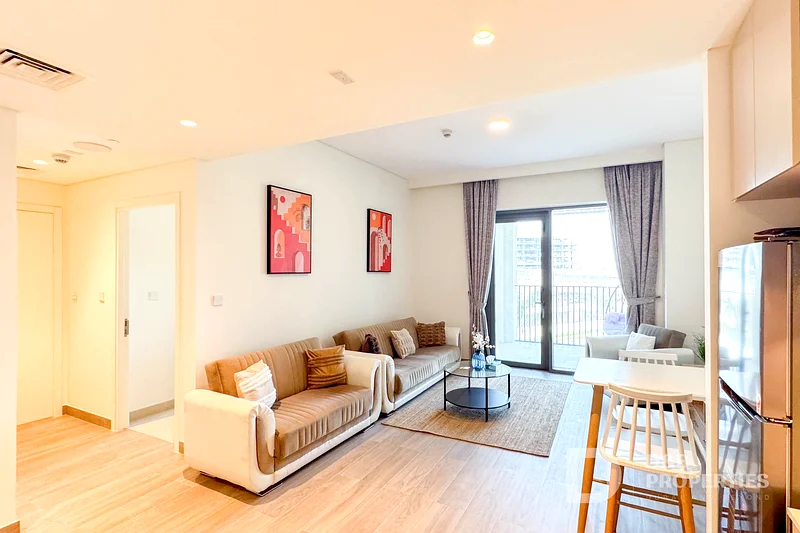 Prime Location | Bright | Spacious Low Floor Unit64025376921219111