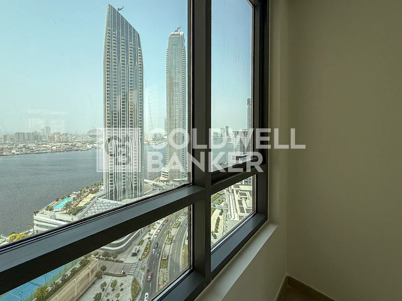 شاغرة | منظر ممتاز على الماء | طابق عالي64027766148481110