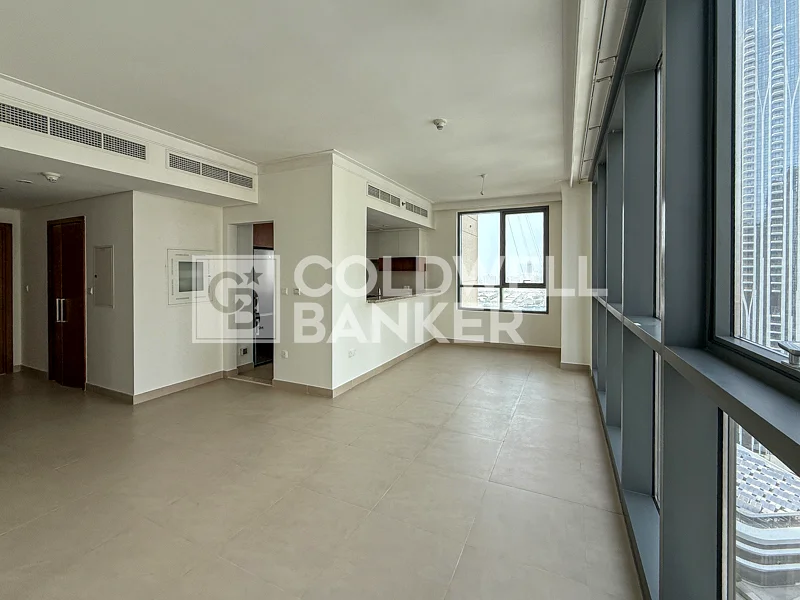 شاغرة | منظر ممتاز على الماء | طابق عالي64027766148481114