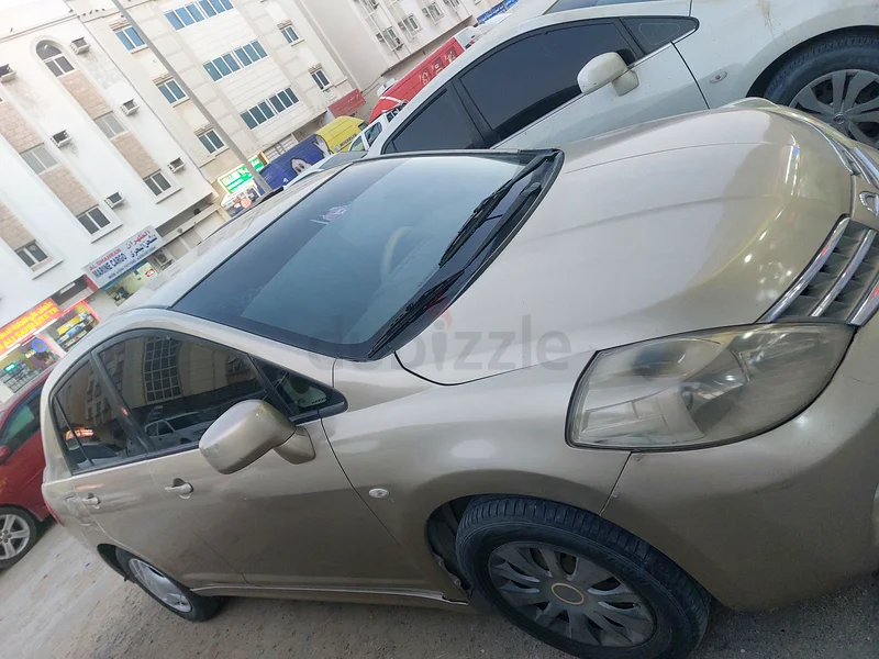 Nissan tida 2012 model63484220118402112