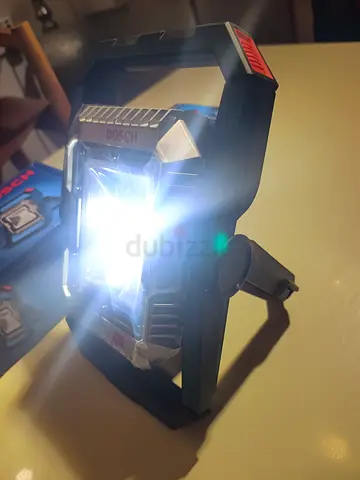 BOSCH CORDLESS LED LIGHT KIT BRAND NEW