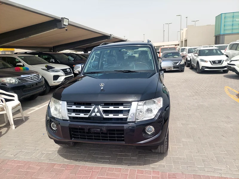 Mitsubishi pajero 2012.Full option63482188088321112