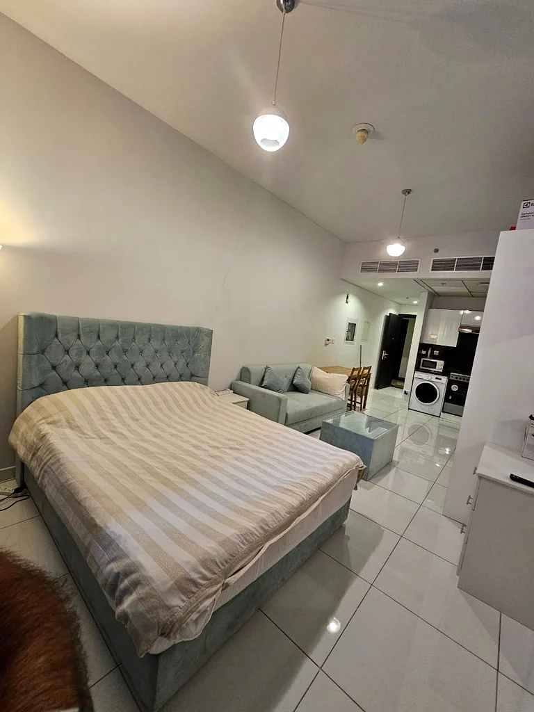 FULLY FURNISHED | VACANT | SPACIOUS LAYOUT63778351223937112