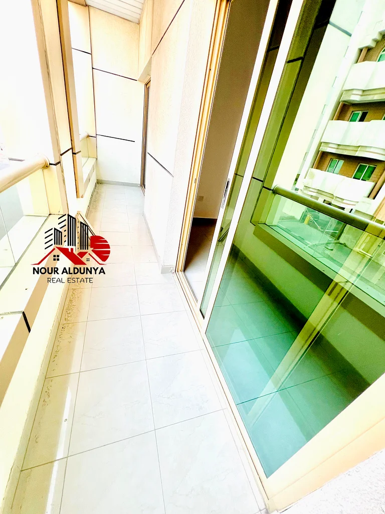 NEAR METRO 2BHK BIG BALCONY GYM POOL PARKING ONLY FOR FAMILY63728450744193112