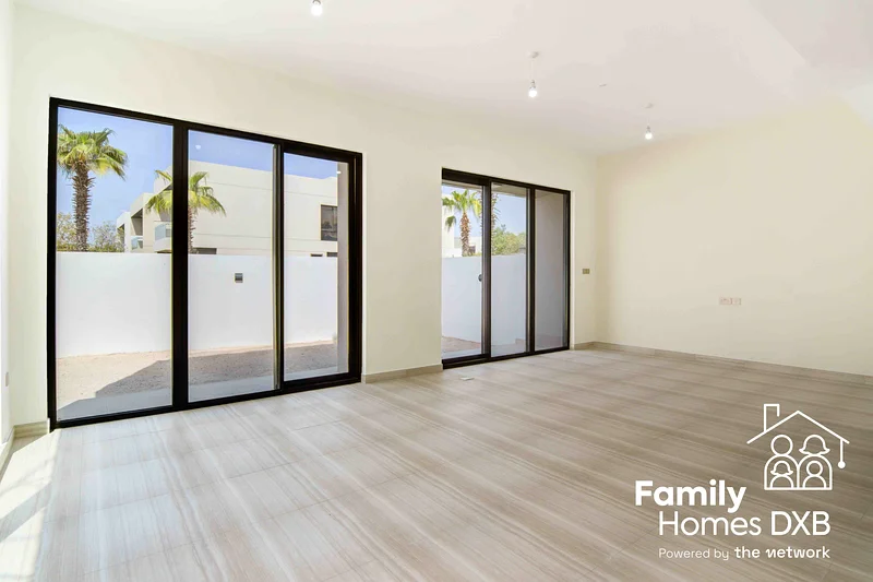 Brand New | Single Row | Large Plot | Negotiable63971398029570112