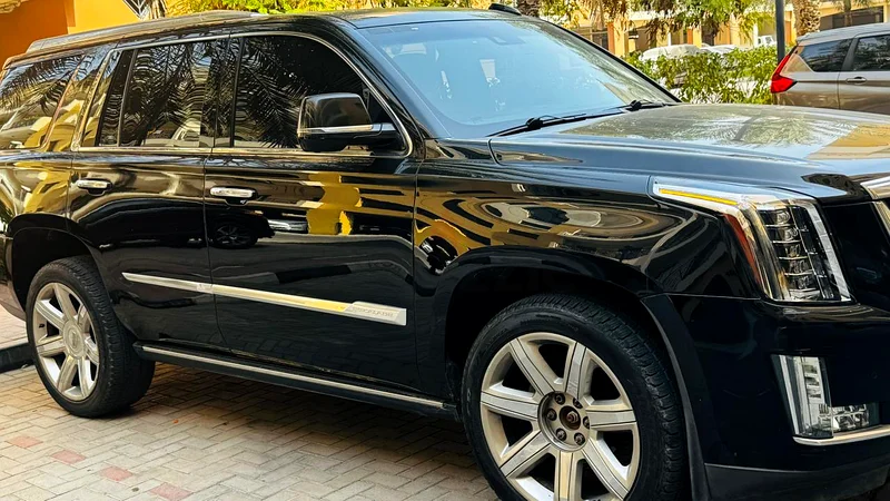 2016 Cadillac Escalade Premium Luxury Platinum – GCC Specs63490982454787114