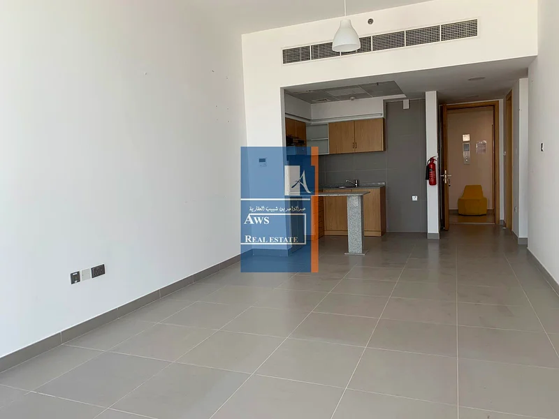 شقة حديثة وواسعة بغرفة نوم واحدة للعائلة في الجداف، مع موقف سيارات مغطى63739268755715113