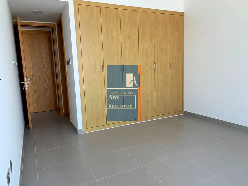 شقة حديثة وواسعة بغرفة نوم واحدة للعائلة في الجداف، مع موقف سيارات مغطى63739268755715114