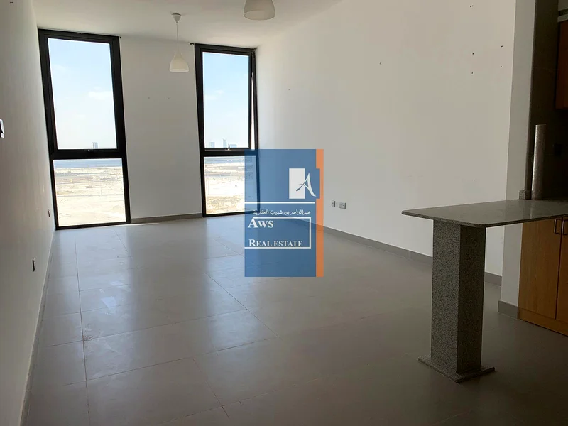 شقة حديثة وواسعة بغرفة نوم واحدة للعائلة في الجداف، مع موقف سيارات مغطى63739268755715111