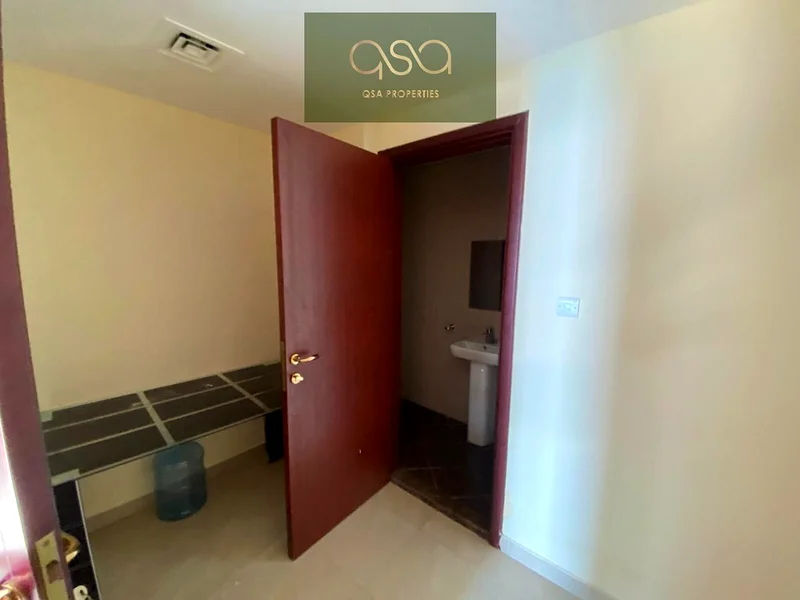 شقة مزدوجة من 3 غرف نوم مع شرفة وإطلالة على البحر في حي مرغوب للبيع63871086853891113