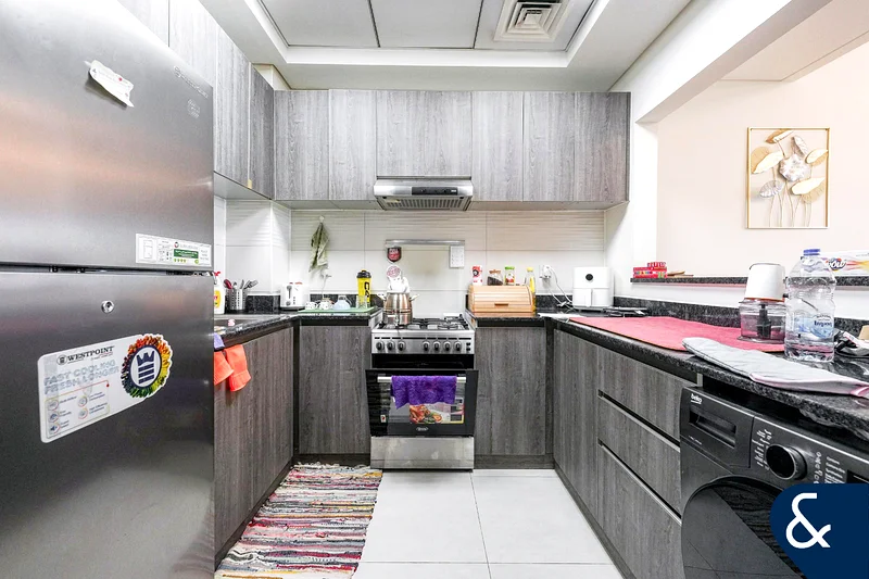 غرفة نوم واحدة | 846 قدم مربع مساحة بنائية | مؤجرة | طابق عالي64019836328963113