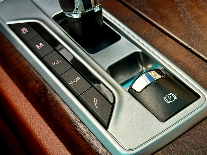 Maserati Quattroporte 3.0L Twin Turbo pushing 404 HP63491145375747111