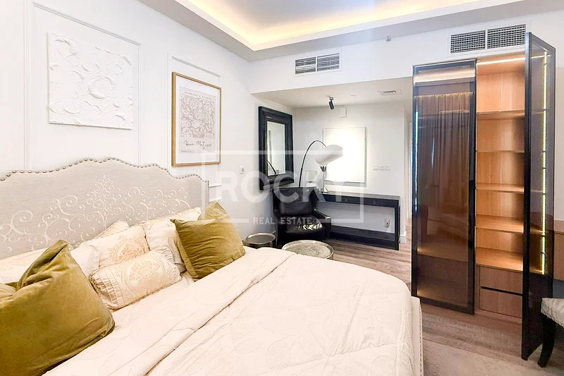 High Floor | Vacant | Lake View | Fully furnished64031693237634110