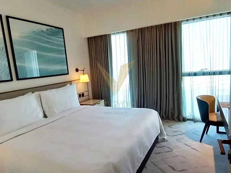 Luxurious 3-BR Apartment in Address Harbour Point64027893699587112