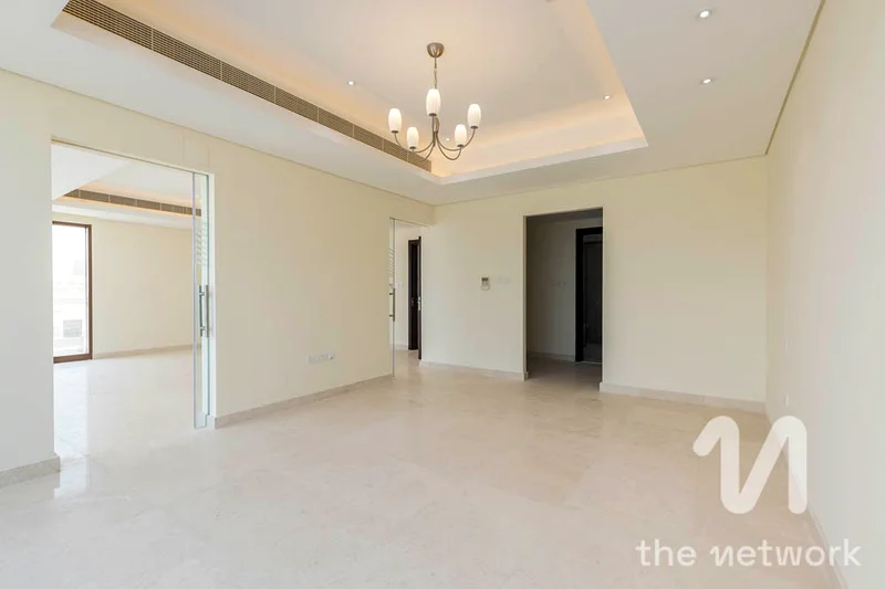 Vacant Soon | Single Row | Landscaped63804876101634113