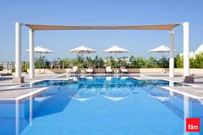 Bills Included | Yearly Contract |5 Star Amenities63654979381379114