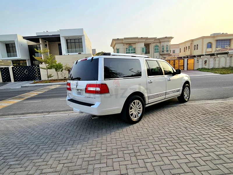 Lincoln Navigator L top line edition GCC63491341062658112