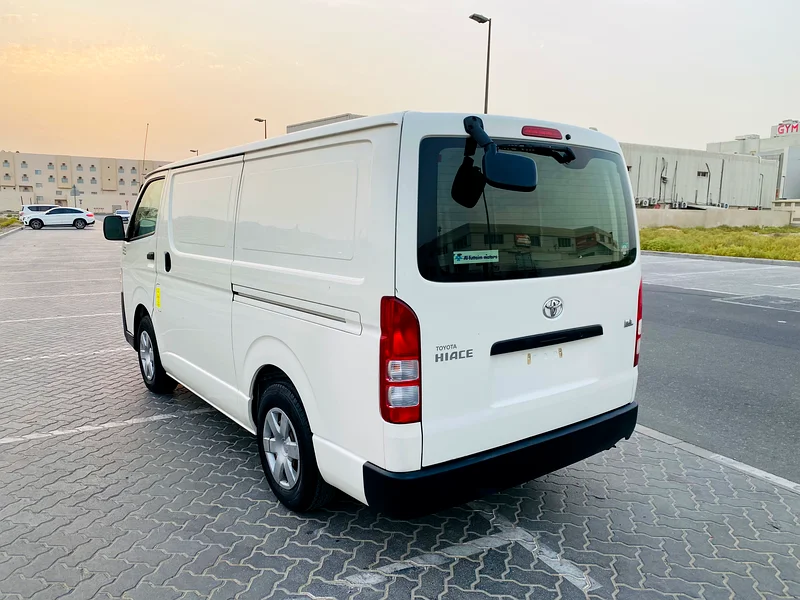 Toyota HIACE 2017 Van Cargo63484347784835113