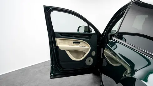 صورة مصغرة 13 لـ 2023 Bentley BENTAYGA