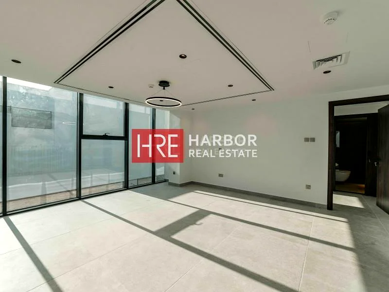 Up to 12 Cheques | Private Pool | Near MOE63743507809282111