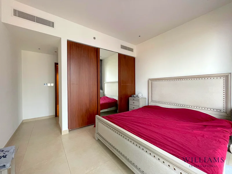 SPACIOUS CORNER UNIT | VACANT | POOL VIEW64041031217537114