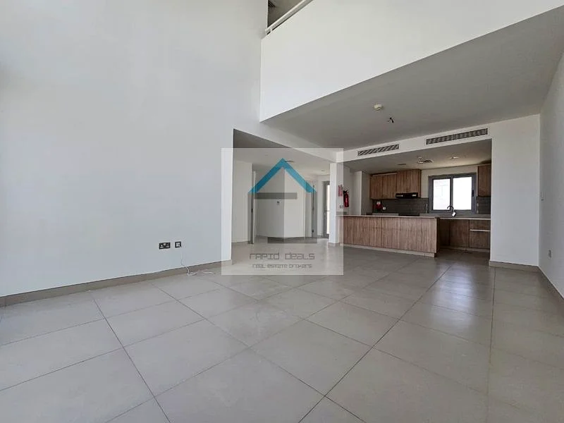 تاون هاوس ضخم من 3 غرف نوم مكدسة - شاغرة - شهر إيجار مجاني63751021298179110