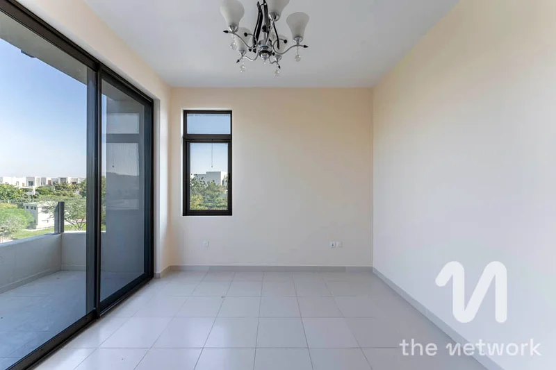 SINGLE ROW | PARK VIEW | LARGE PLOT63918088186114114