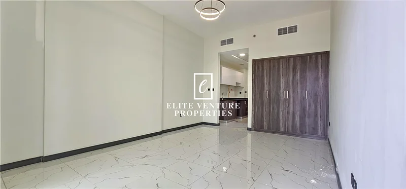 STUDIO | VACANT | PRIME LOCATION63737362316930112