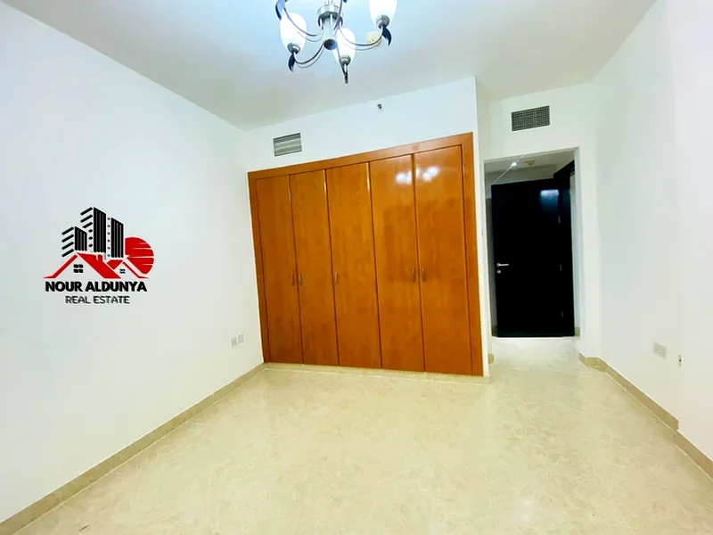 BEST OFFER: NEAR METRO: HUGEST 2 BHK EVER WITH 3 BATHS,CLOSE KITCHEN,CENTRAL GAS,BALCONY,BUILT-IN WARDROBES,COVERED PARKING,ALL AMENITIES, RENT 68K63755996571906114