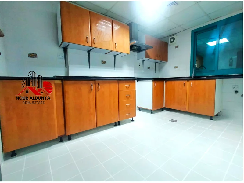 BEST OFFER: NEAR METRO: HUGEST 2 BHK EVER WITH 3 BATHS,CLOSE KITCHEN,CENTRAL GAS,BALCONY,BUILT-IN WARDROBES,COVERED PARKING,ALL AMENITIES, RENT 68K63755996571906111
