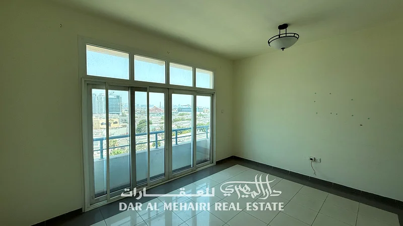شقة فاخرة من 3 غرف نوم في نEMA آل برشا63743507644675112