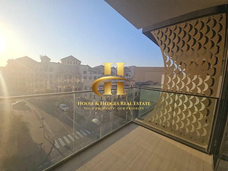 غير مفروش | بالقرب من مدخل ومخرج المركز التجاري | شاغر63786225841026113