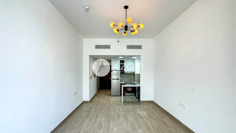 Available Now | Bright Layout | Prime Spot63778886416258114