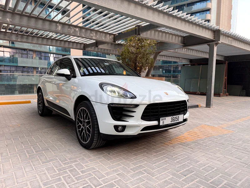 MACAN 2018 GCC 59,000km only63489035817346112
