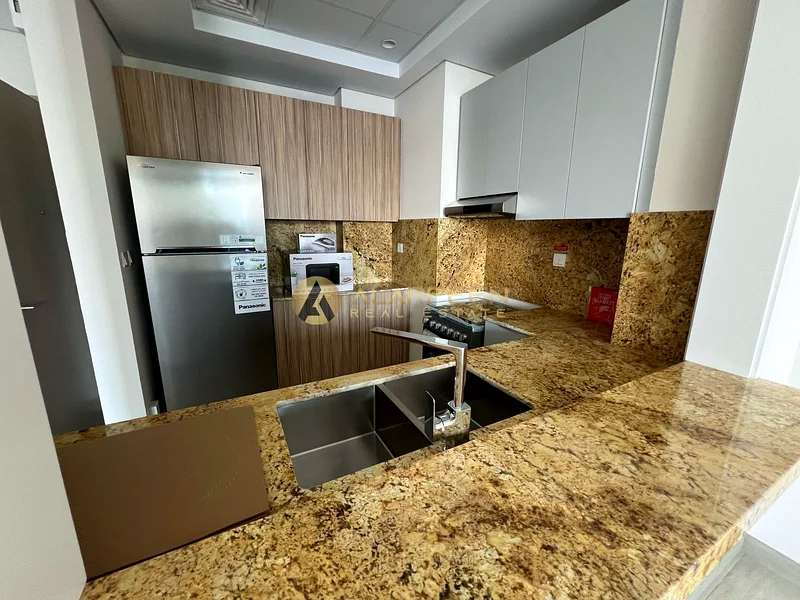 Higher Floor | Pool View | Prime Location63786116859393111