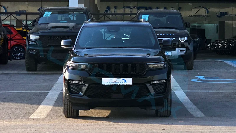 ( 4 Years Warranty Or 100K Km @Official Dealer ) 2024 JEEP GRAND CHEROKEE LAREDO 4WD GCC 0Km63231163904643112