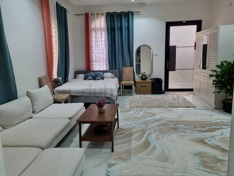 استوديو مع مدخل منفصل63797397854337112